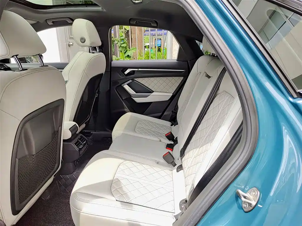 Audi Q3 Sportback 2023 — фото 8
