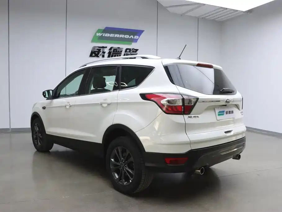 Ford Kuga 2021 — фото 4