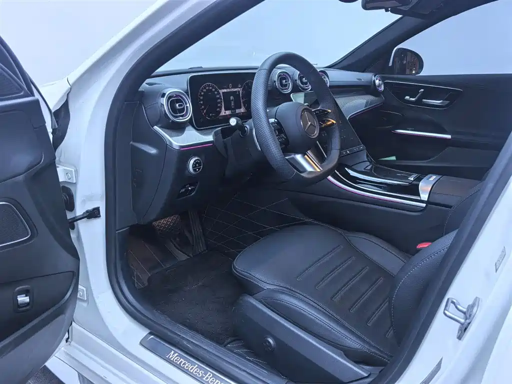 Mercedes-Benz C-Class 2025