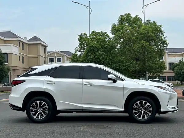 Lexus RX 2021