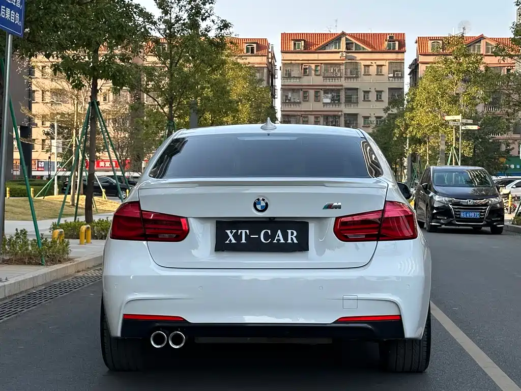 BMW 3 Series 2018 — фото 13