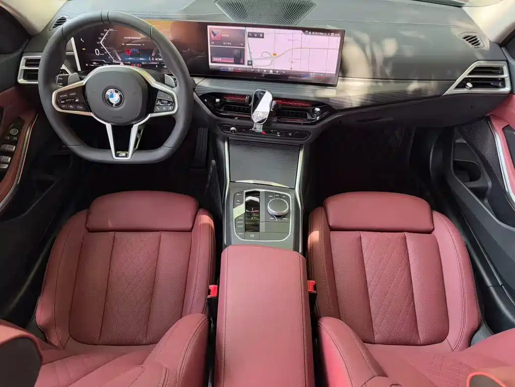 BMW 3 Series 2025 — фото 10