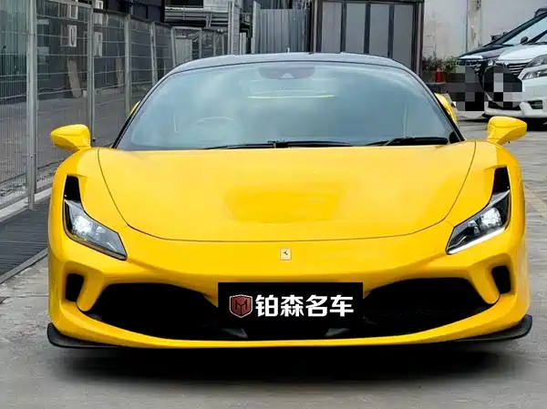Ferrari F8 2022