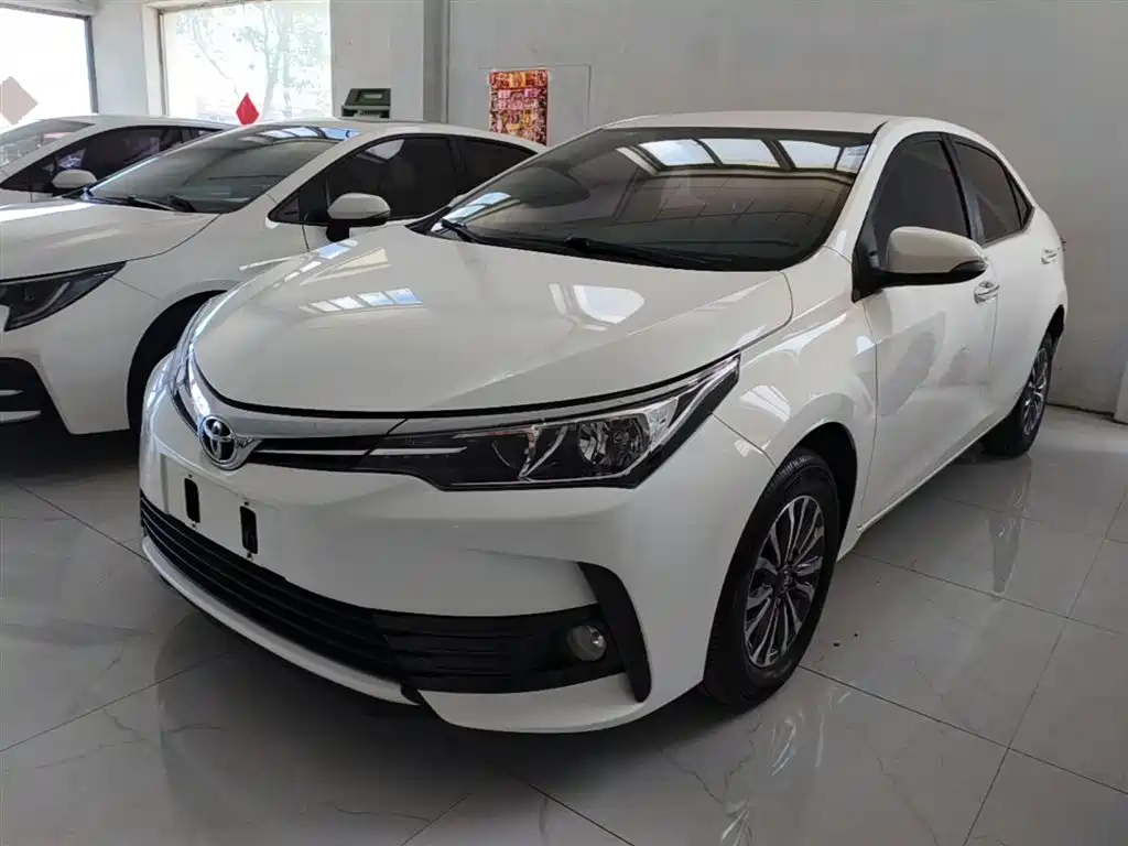 Toyota Corolla 2018 — фото 2
