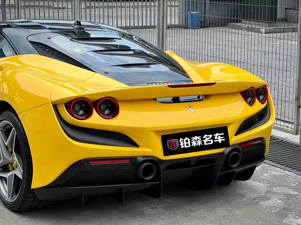 Ferrari F8 2022