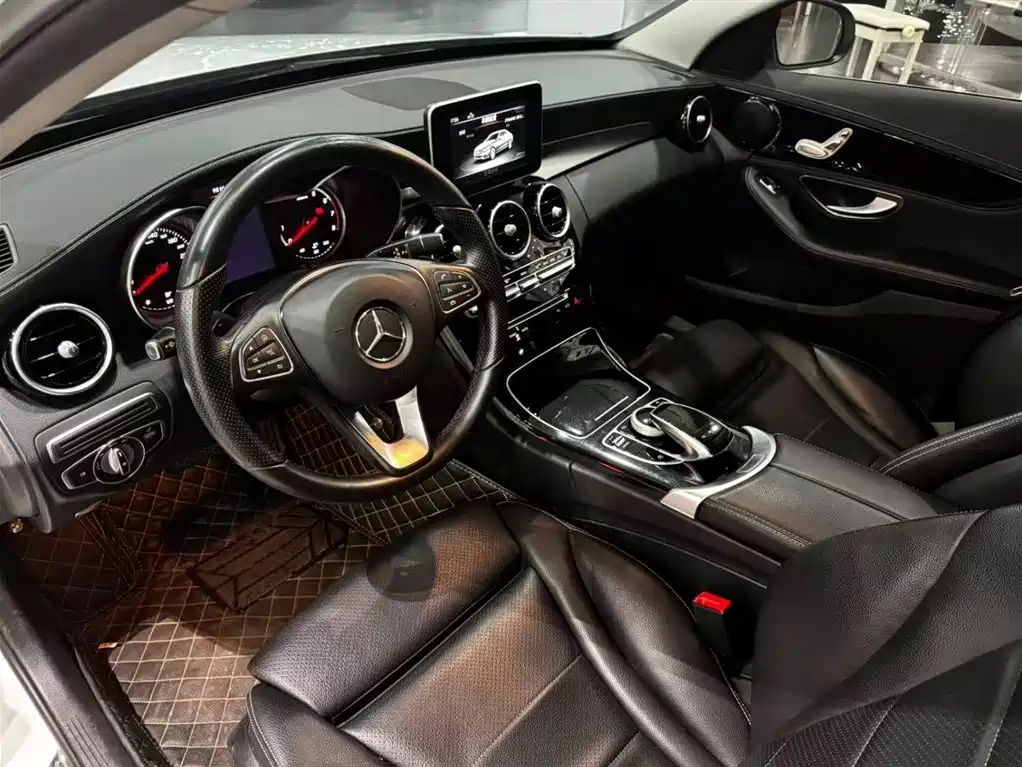 Mercedes-Benz C-Class 2018 — фото 7