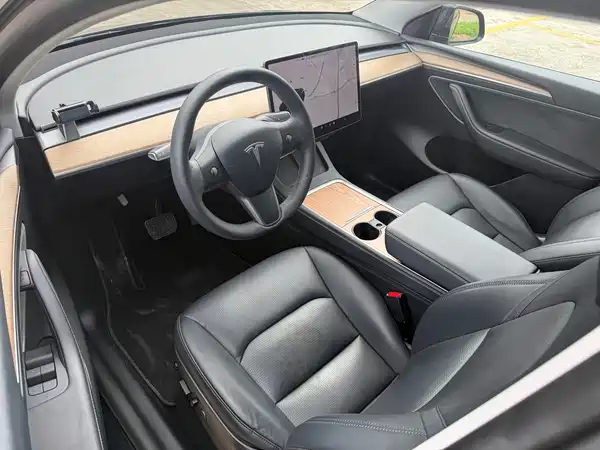 Tesla Model Y 2021