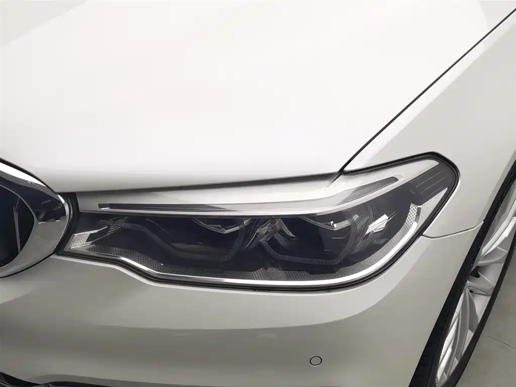BMW 5 Series 2019 — фото 7