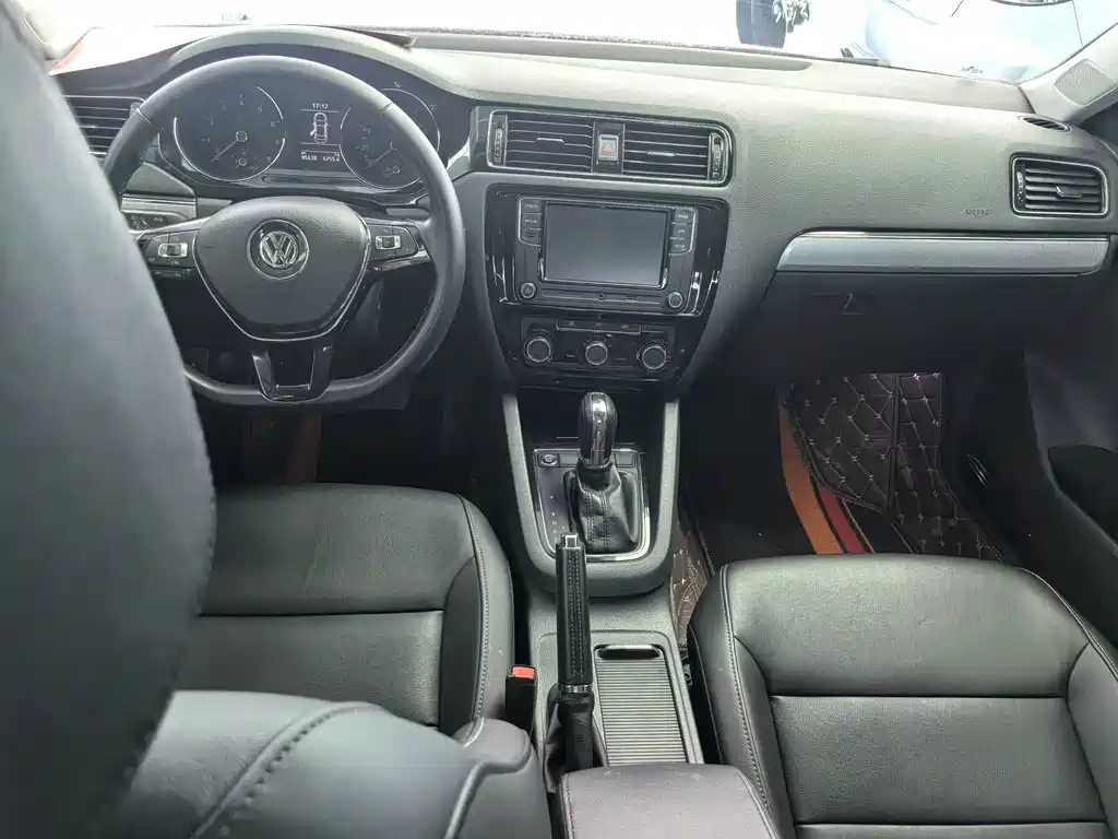 Volkswagen Sagitar 2018