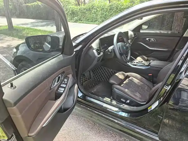 BMW i3 2023