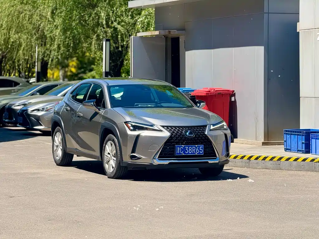 Lexus UX 2023 — фото 2