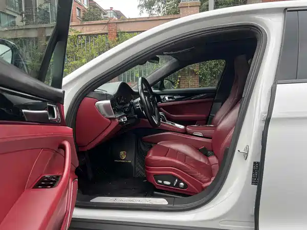 Porsche Panamera 2019