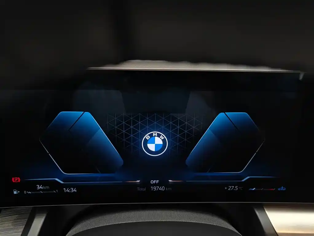 BMW 5 Series 2025 — фото 23