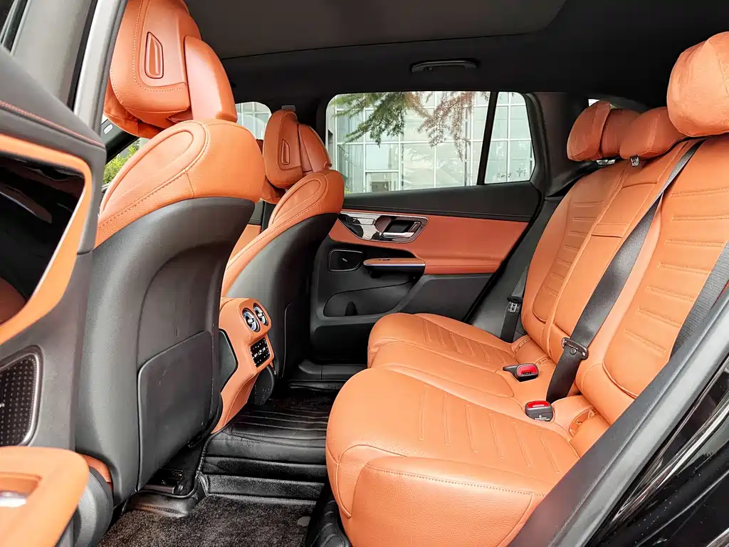Mercedes-Benz GLC 2025