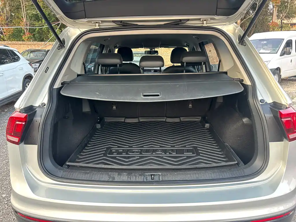 Volkswagen Tiguan L 2017 — фото 17
