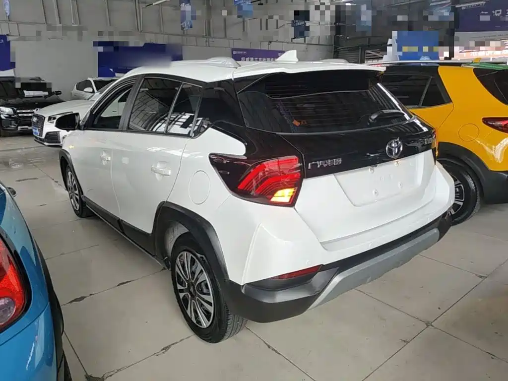 Toyota Yaris L 2021 — фото 5