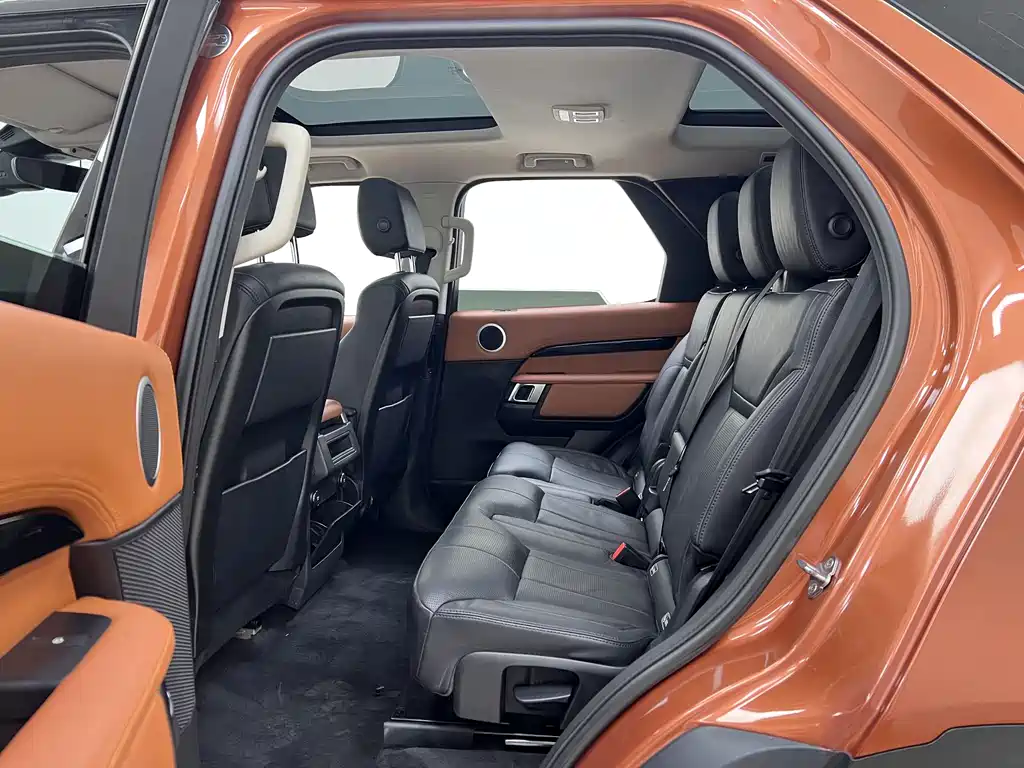 Land Rover Discovery 2018 — фото 17