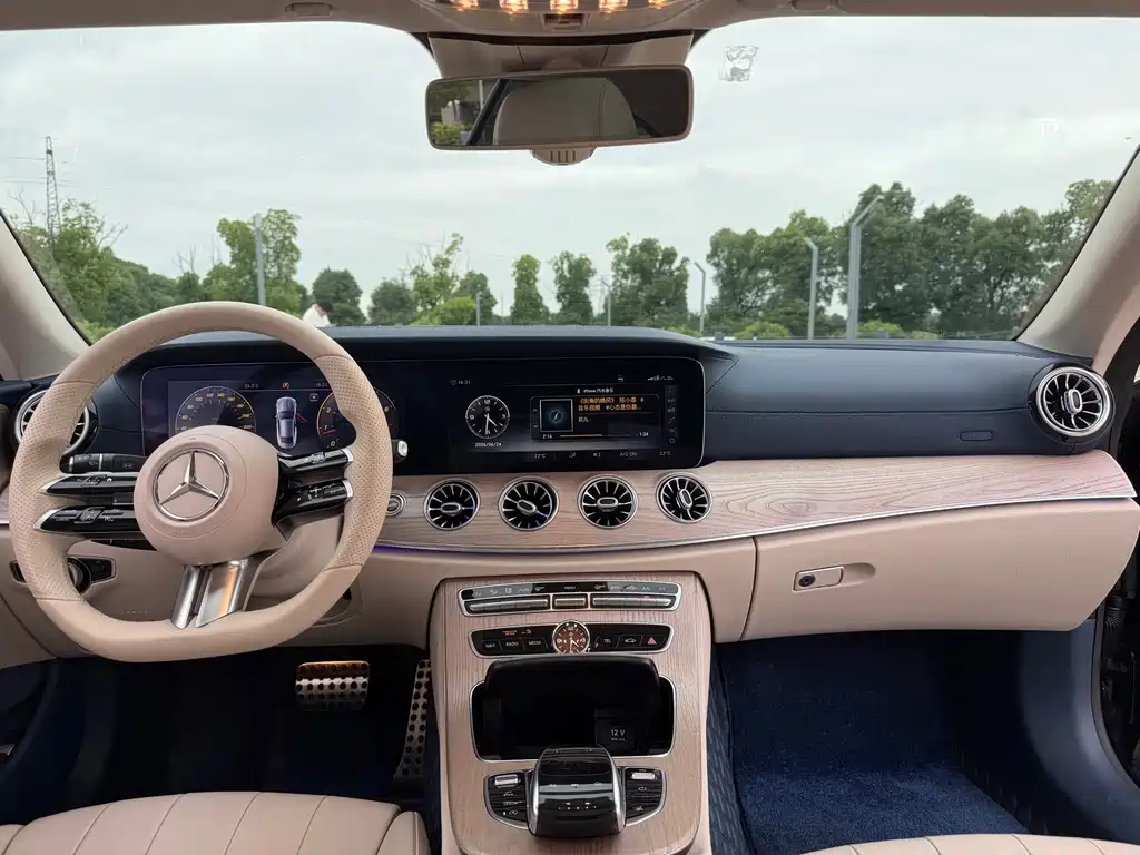 Mercedes-Benz E-Class 2018 — фото 18