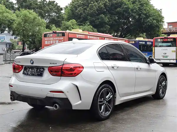 BMW 1 Series 2022