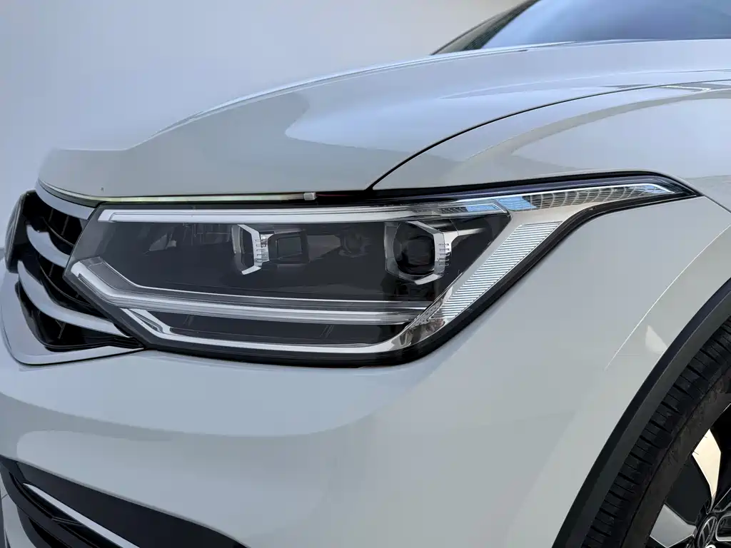 Volkswagen Tiguan L 2024 — фото 11