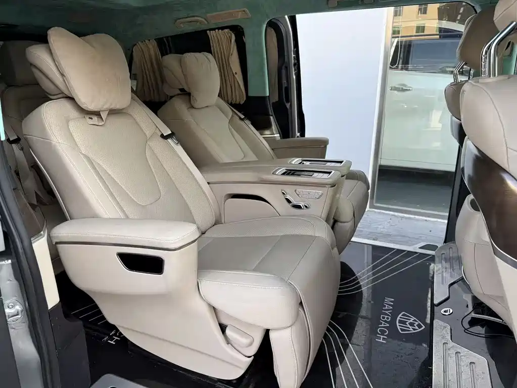Mercedes-Benz V-Class 2022 — фото 11