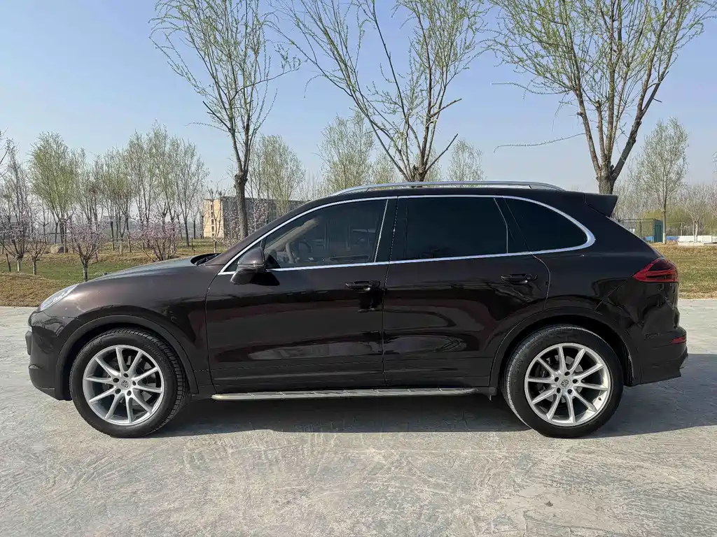 Porsche Cayenne 2016 — фото 12