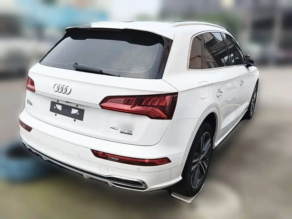 Audi Q5L 2021 — фото 12