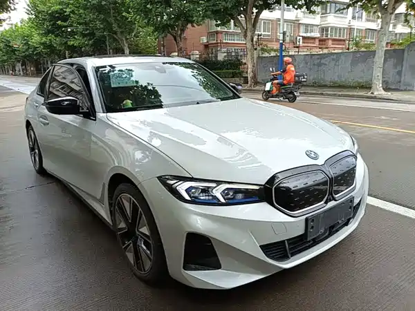 BMW i3 2023