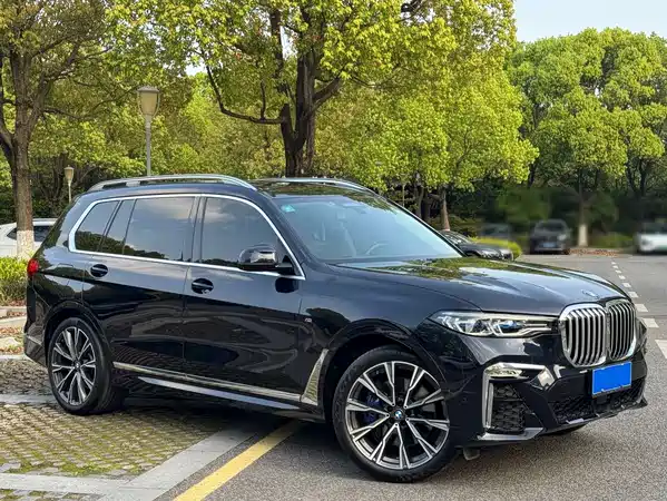 BMW X7 2021