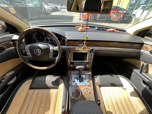 Volkswagen Phaeton 2012