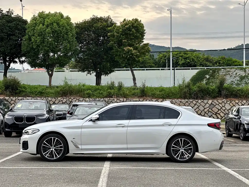 BMW 5 Series 2022