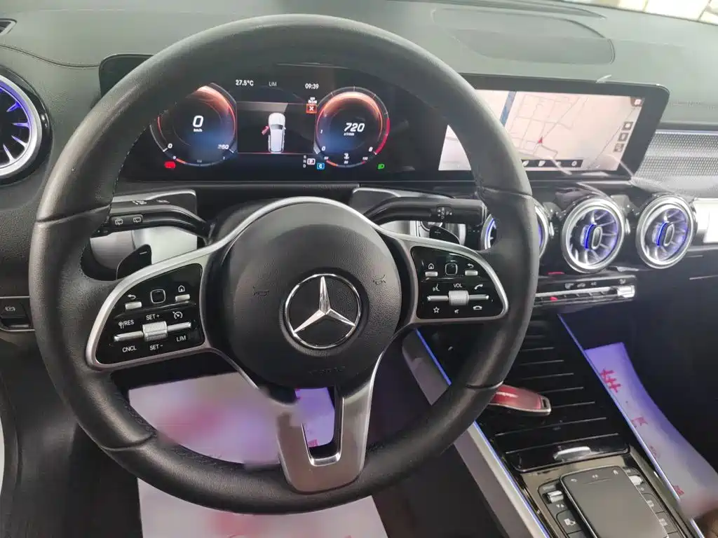 Mercedes-Benz GLB 2023