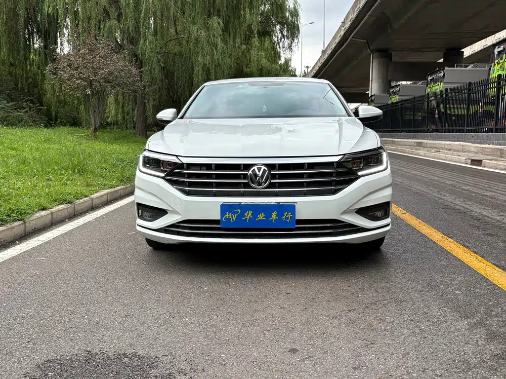 Volkswagen Sagitar 2022