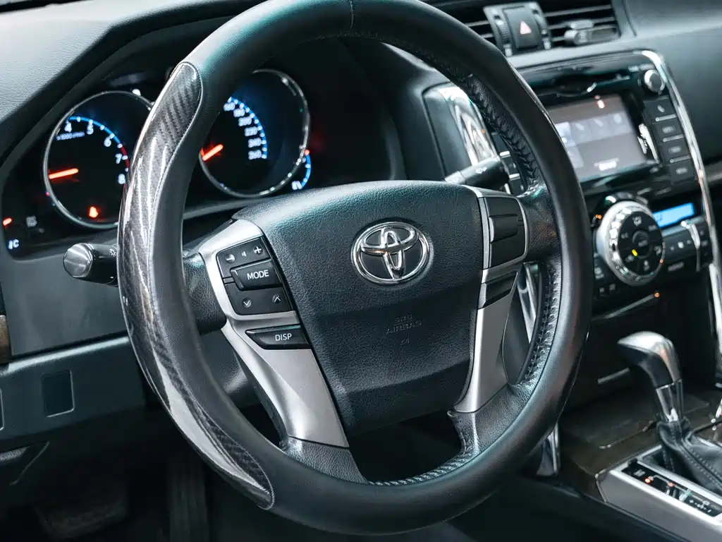 Toyota Reiz 2016 — фото 16