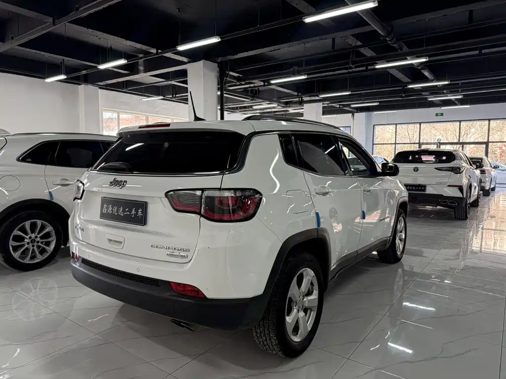 Jeep Compass 2019 — фото 10