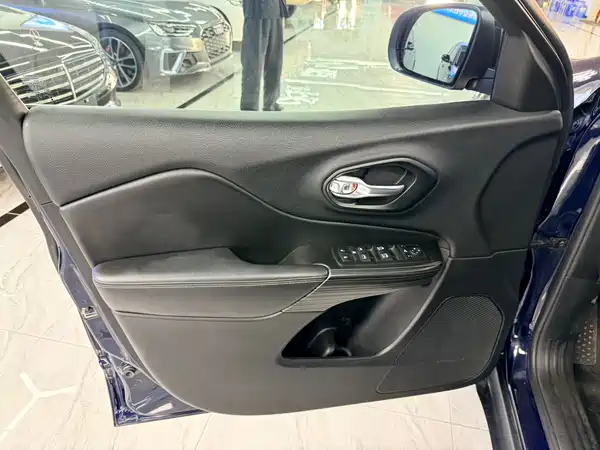 Jeep Cherokee 2014