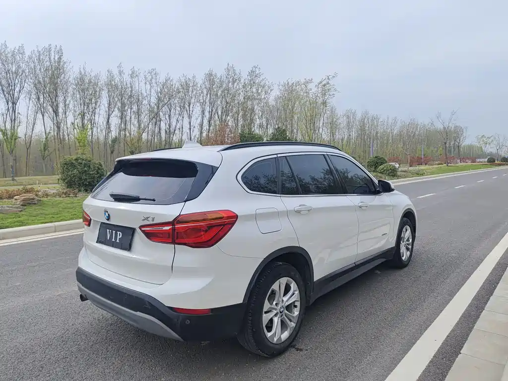 BMW X1 2017 — фото 11