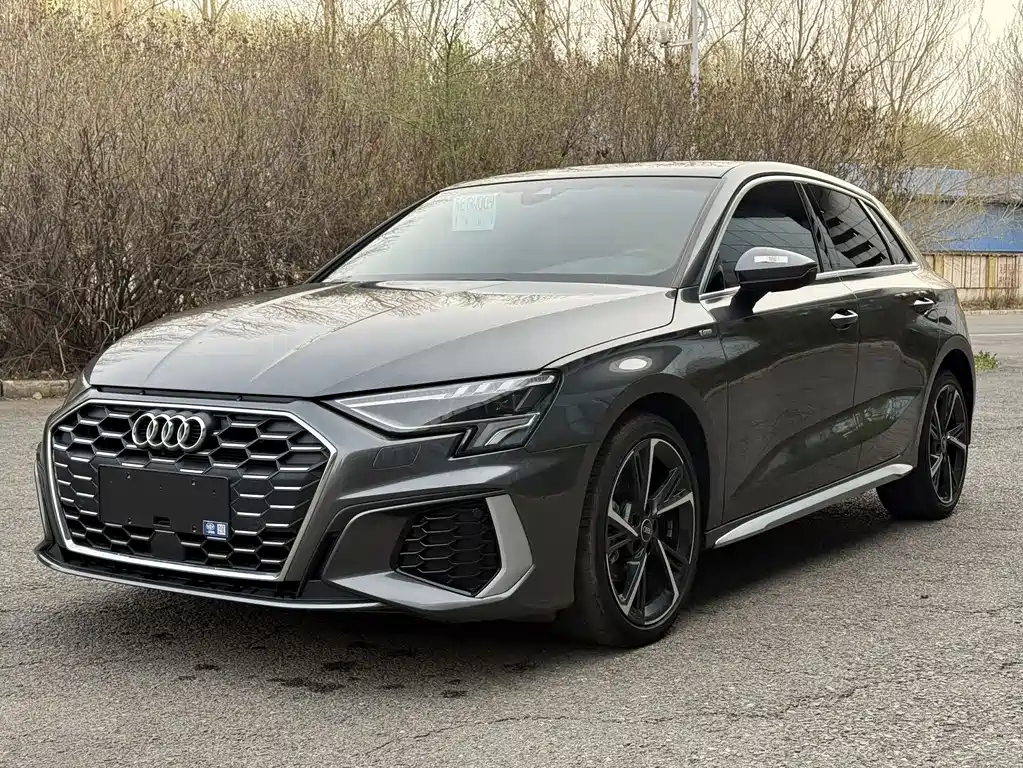 Audi A3 2023 — фото 1