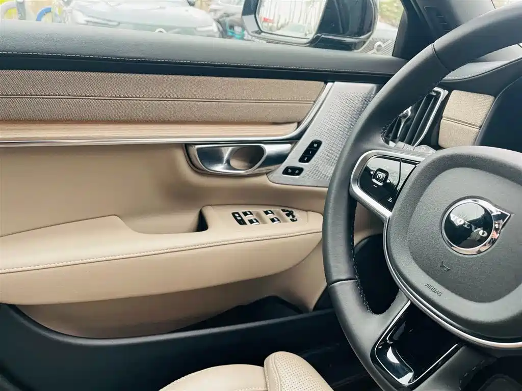 Volvo S90 PHEV 2025 — фото 12