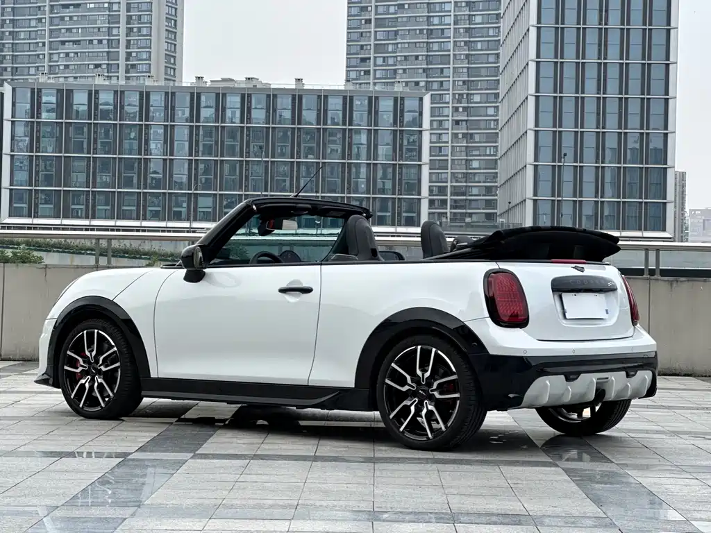 MINI JCW 2026 — фото 6