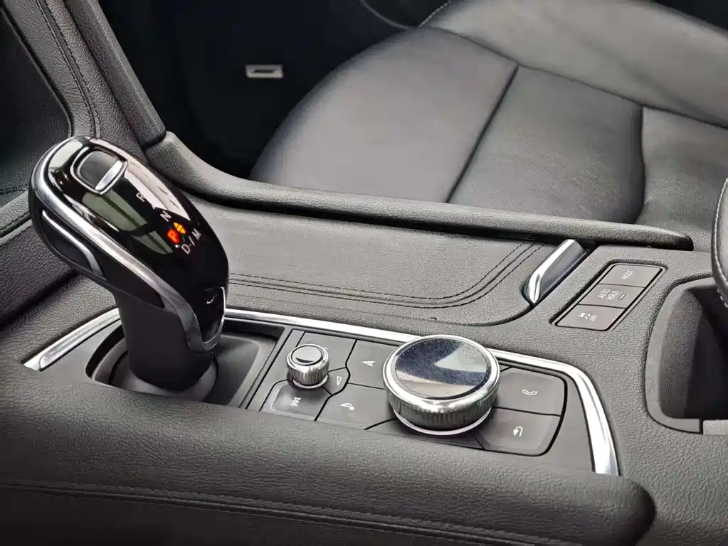Cadillac XT5 2020 — фото 17