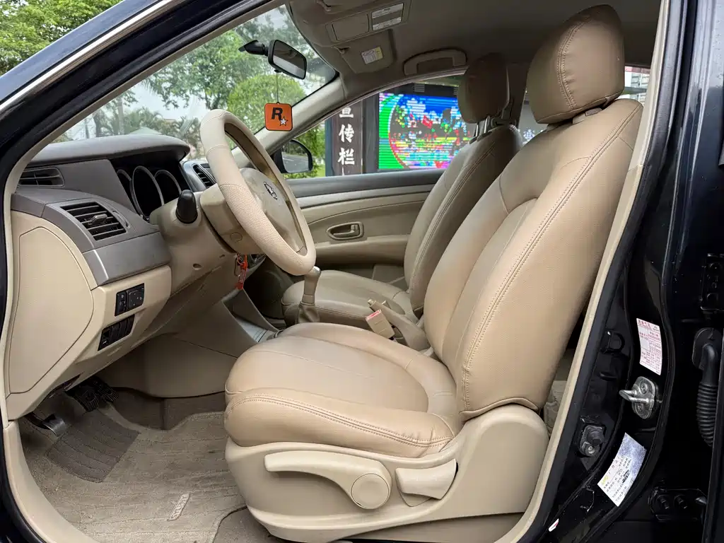 Nissan Sylphy 2012 — фото 11