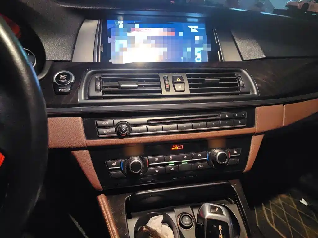 BMW 5 Series 2015 — фото 6