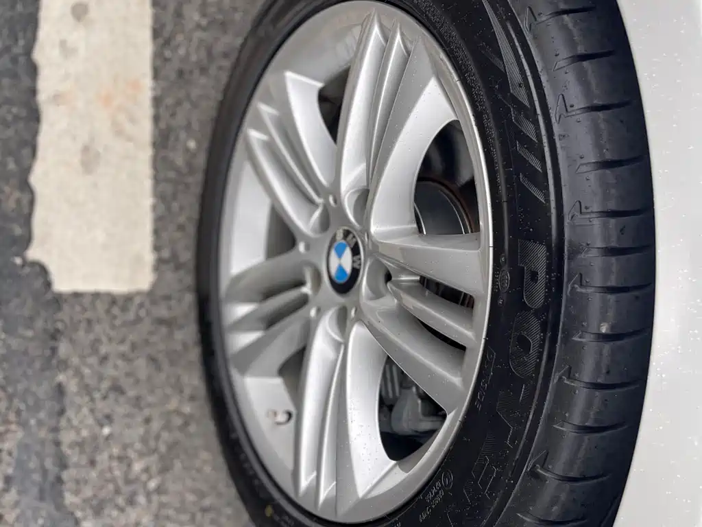 BMW 3 Series 2017 — фото 9