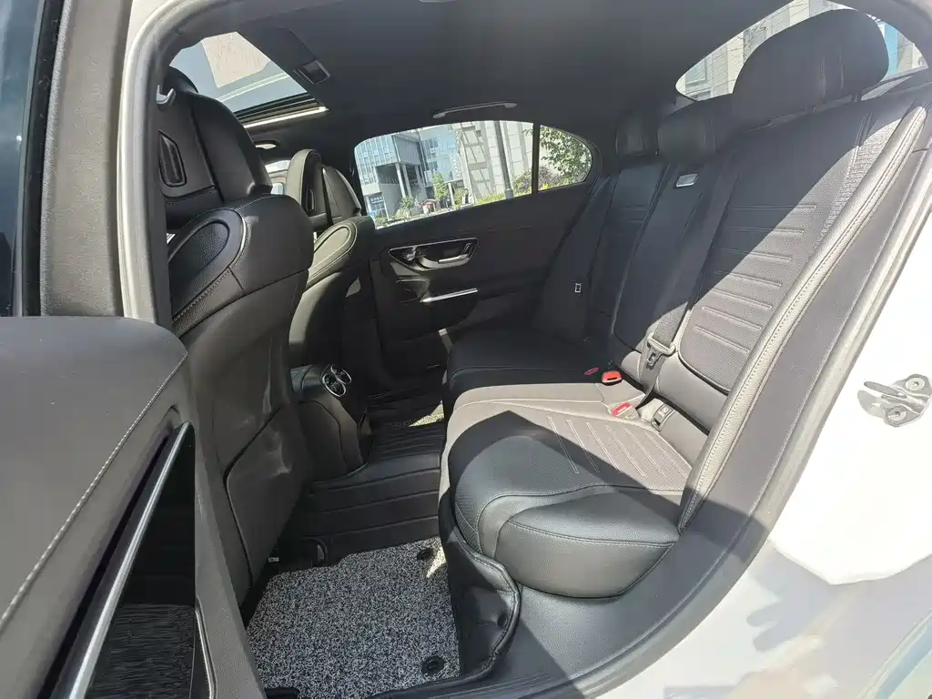 Mercedes-Benz C-Class 2022 — фото 11