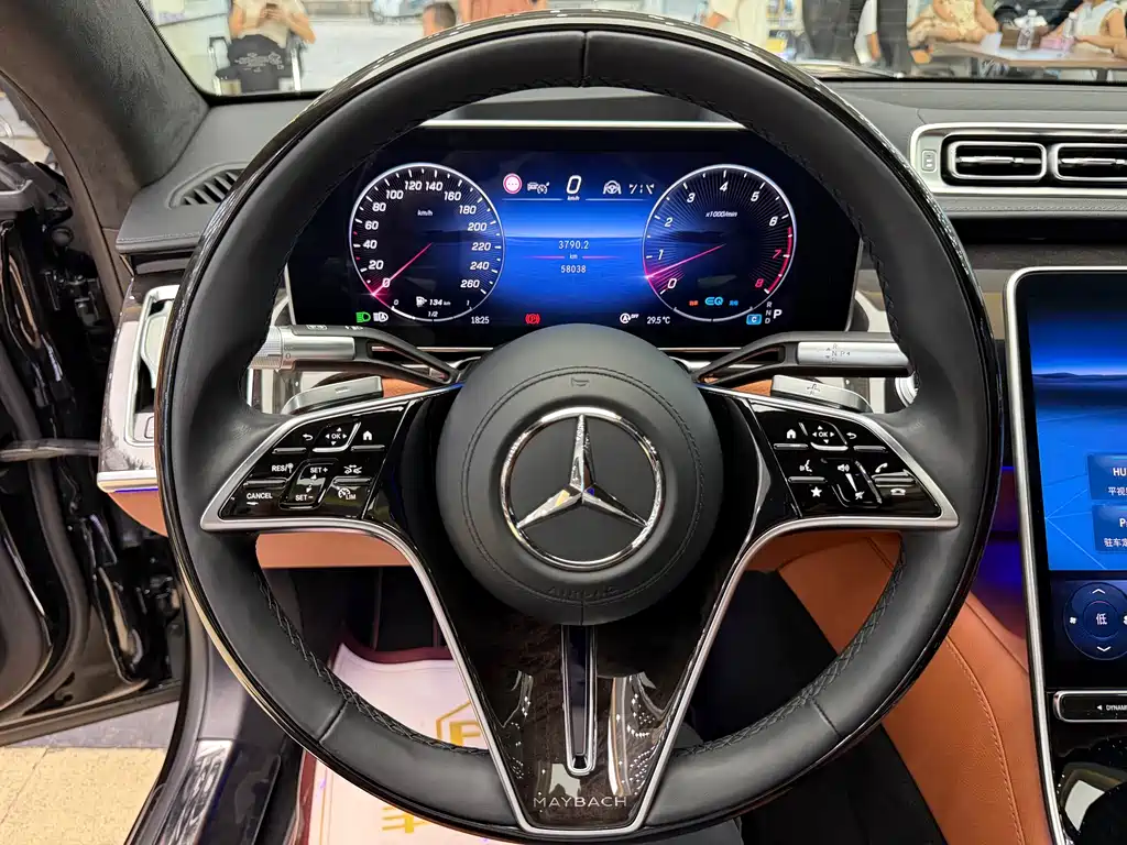 Mercedes-Benz Maybach S-Class 2022 — фото 17