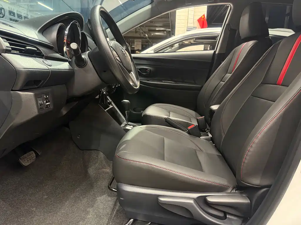Toyota Yaris L 2023 — фото 16