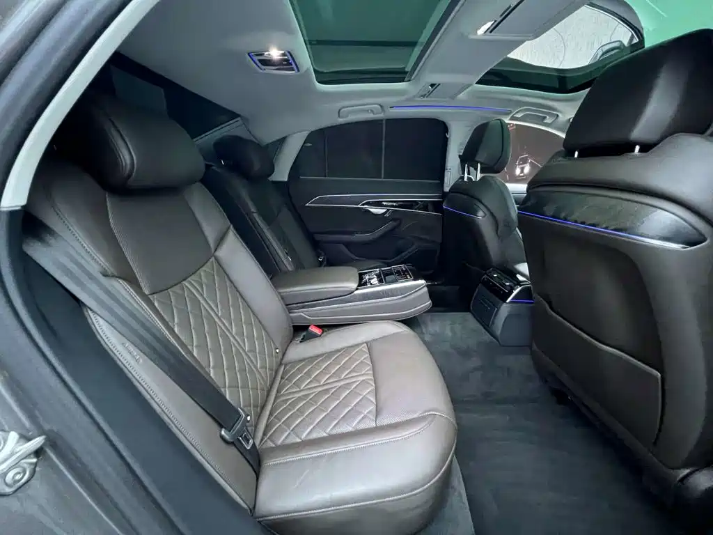 Audi A8 2021 — фото 14