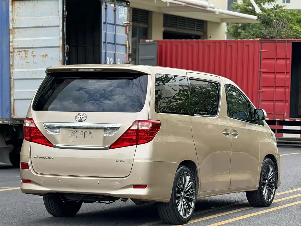 Toyota Alphard 2010 — фото 7