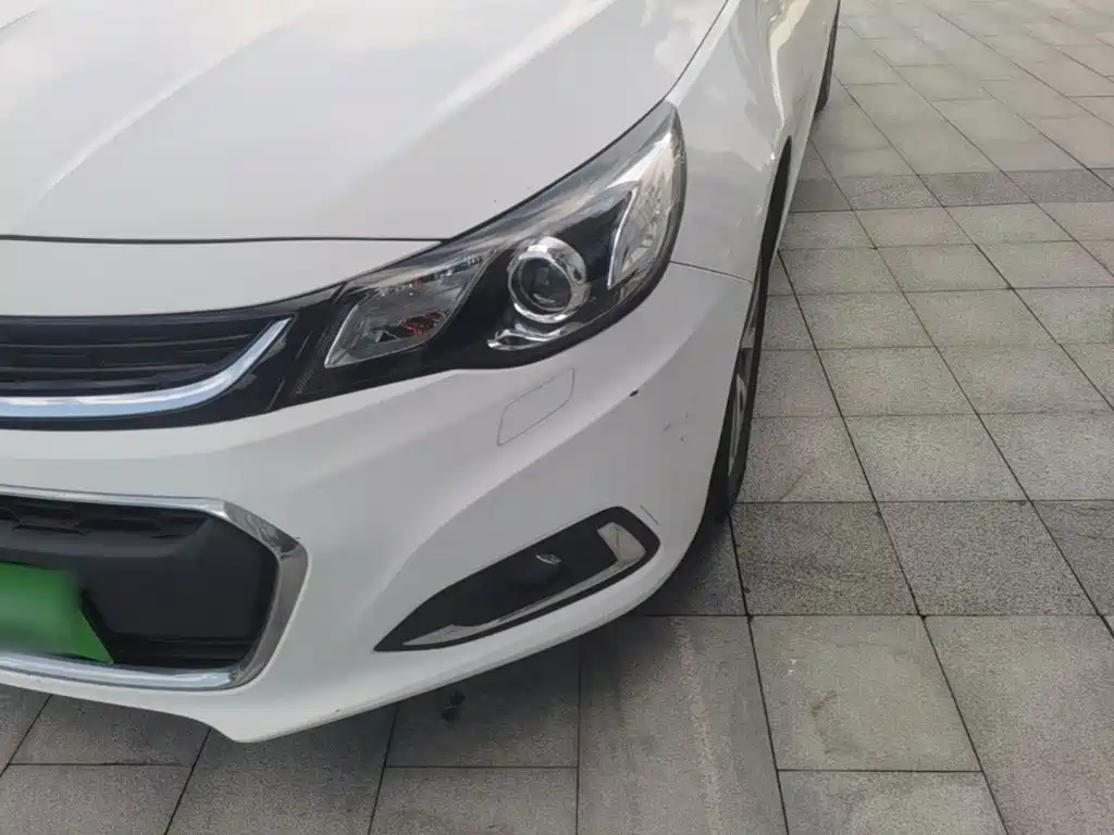 Chevrolet Malibu 2018 — фото 24